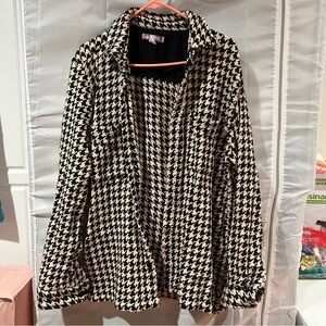 Urban Outfitters Houndstooth Plaid Button Down (M)